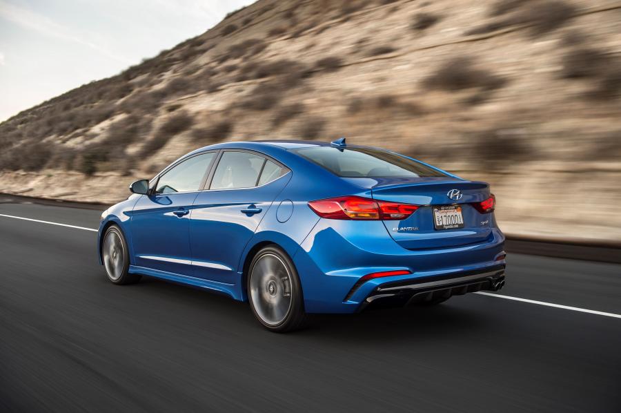  Hyundai Elantra Sport 2016 года  (NA) (фото 24 из 41)